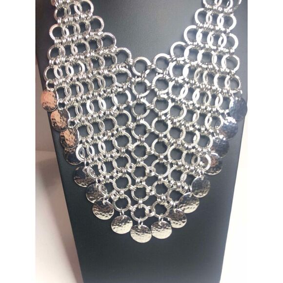 1079 CHICO'S silver tone chain mail bib statement necklace 19-23" - Picture 2 of 3